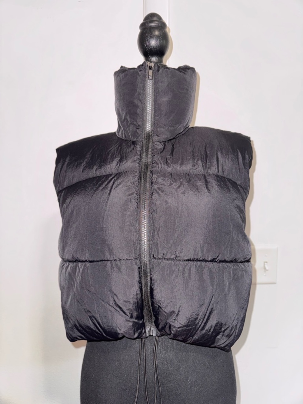 Black Cropped Puffer Vest Sleeveless Zip Front